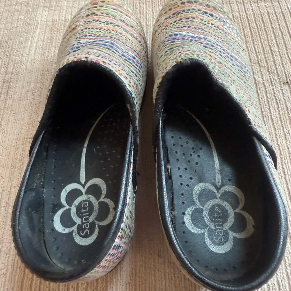 Colorful Patterned Clogs - Picture 2 of 4